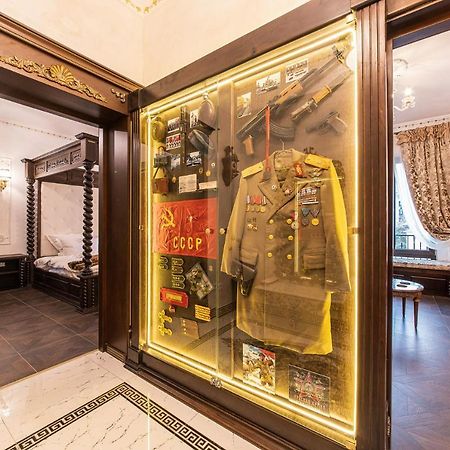 Private Museum Apartment With Antique Decor Bukares Bagian luar foto