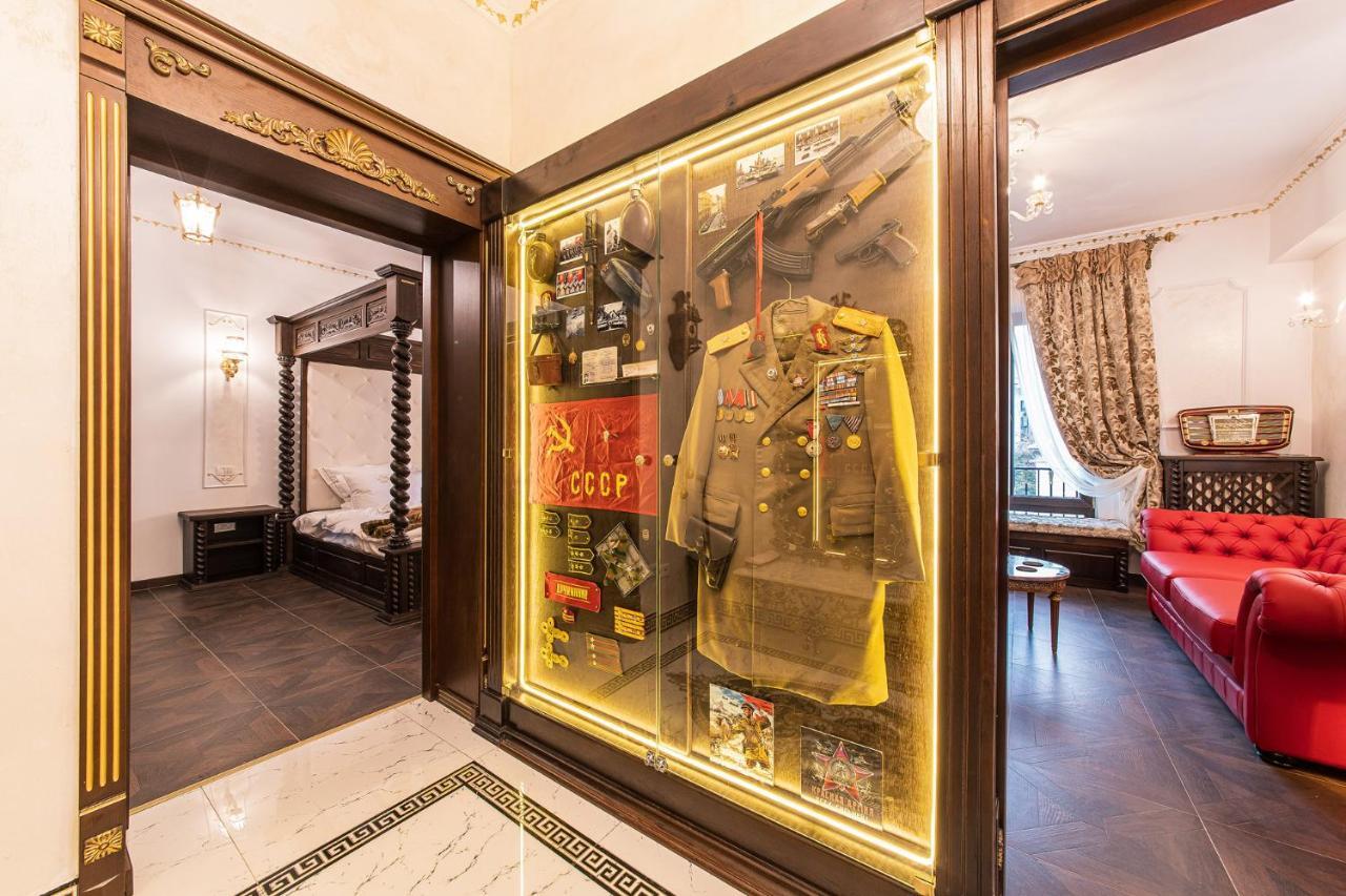 Private Museum Apartment With Antique Decor Bukares Bagian luar foto