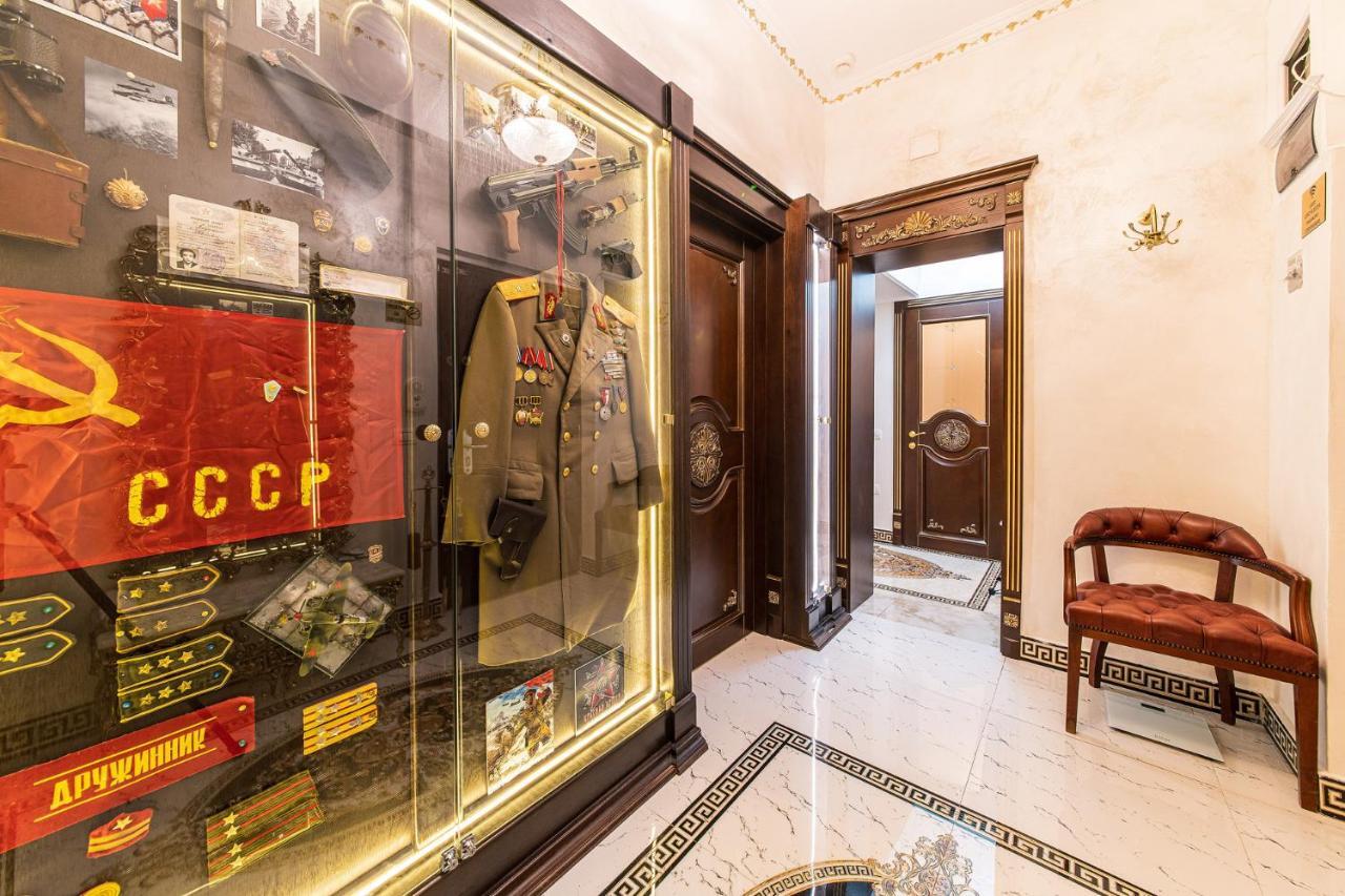 Private Museum Apartment With Antique Decor Bukares Bagian luar foto
