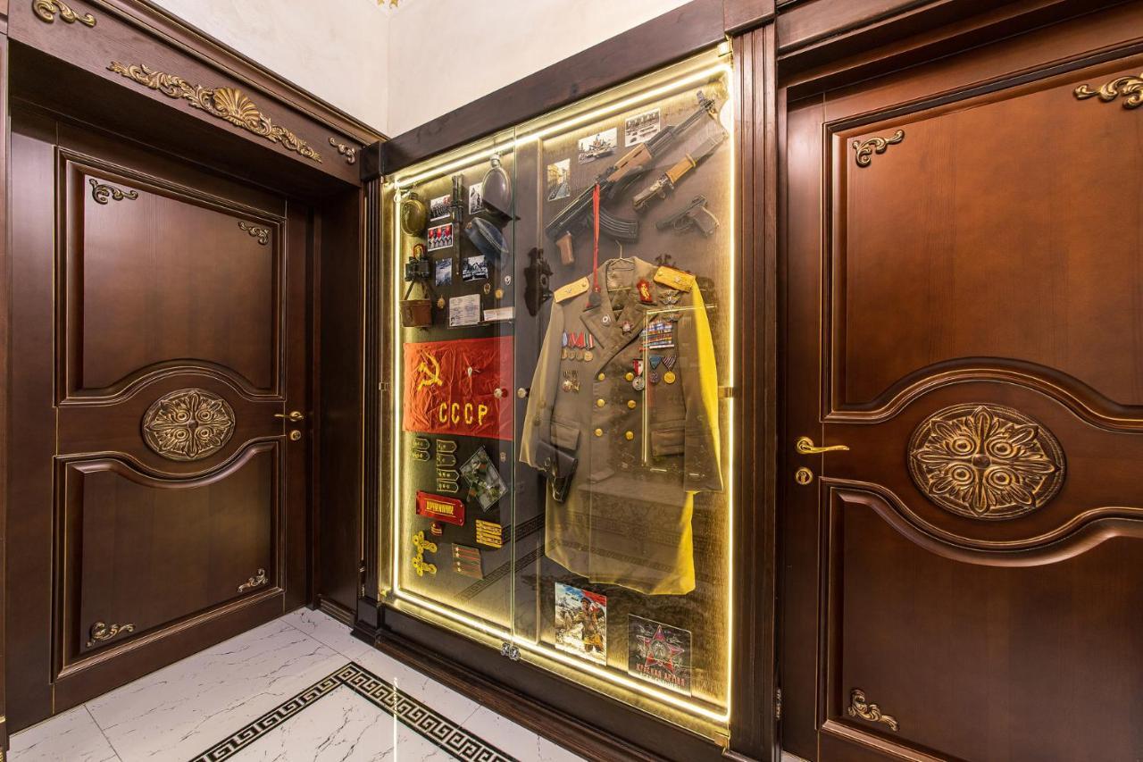 Private Museum Apartment With Antique Decor Bukares Bagian luar foto